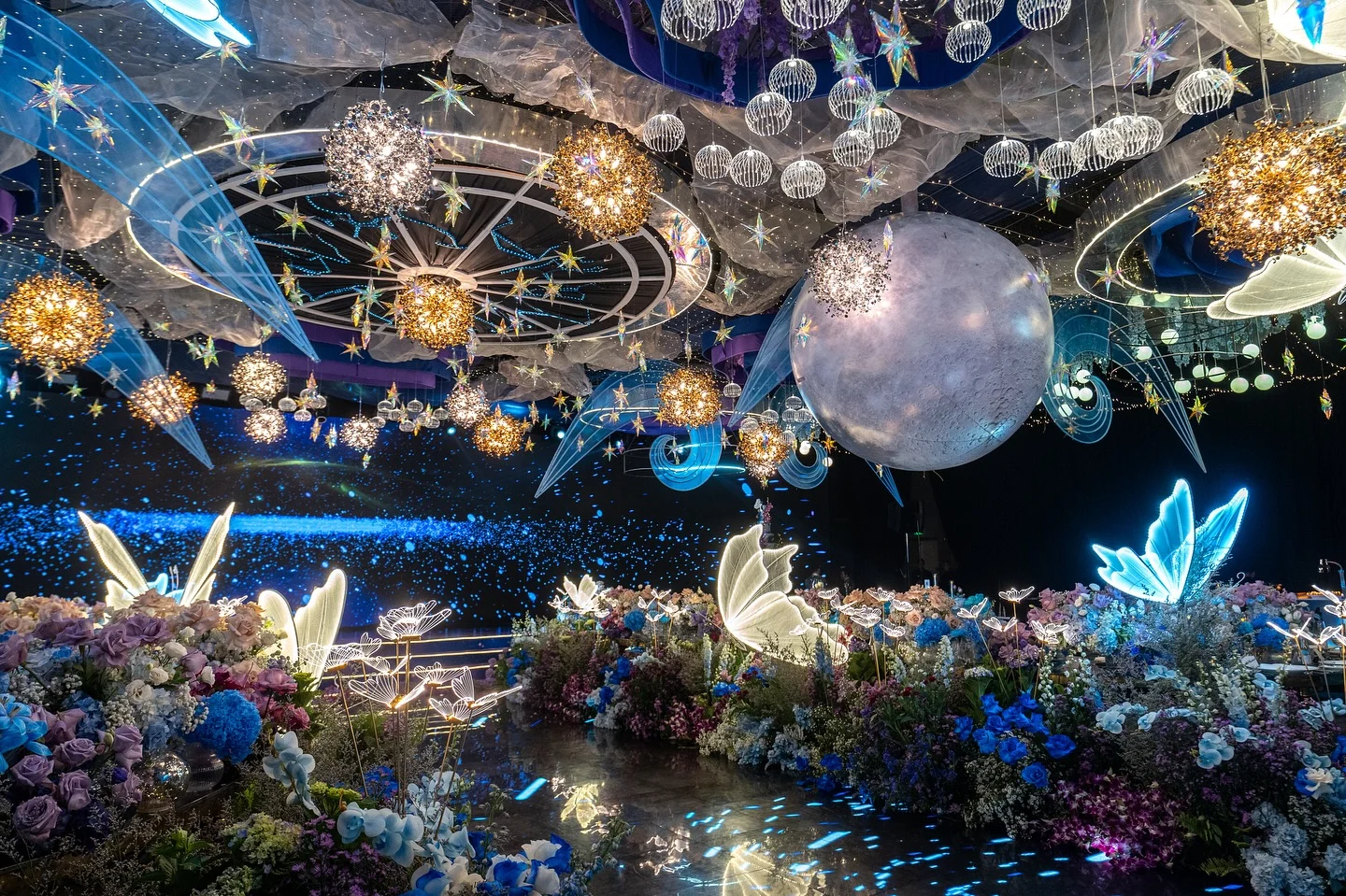 Luxury Floral Design, Elevated to Theatrical Mastery
